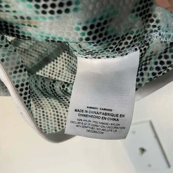 Nike Tech Hyperfuse Hooded Lightweight Vest - Picture 7 of 8